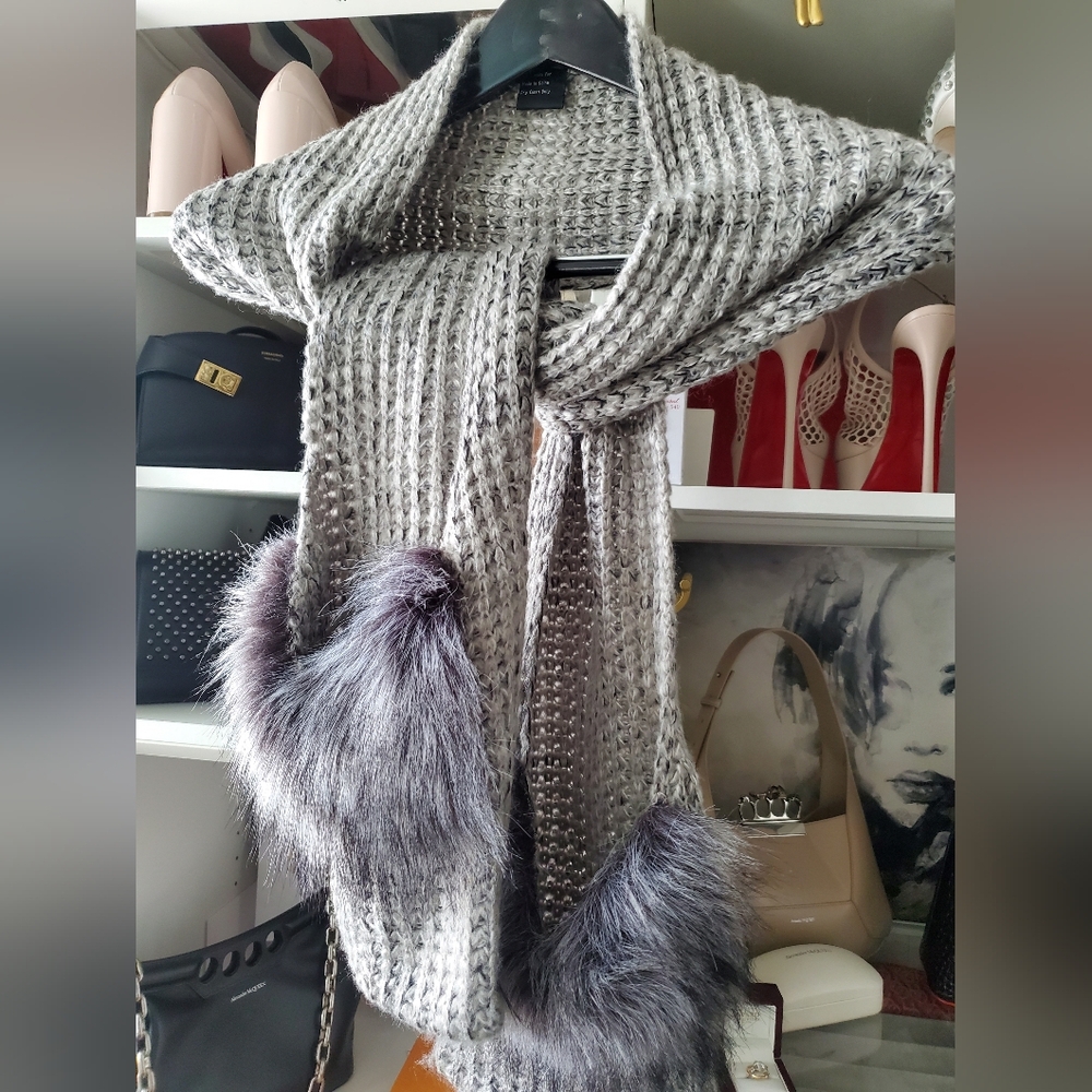Surell Gray Knit Scarf with Faux Fur Trim